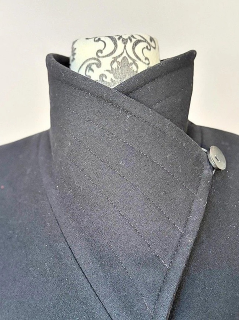 Excellent condition Black Belted High Collar Babaton ‘The Connor Coat Size S - Picture 5 of 9